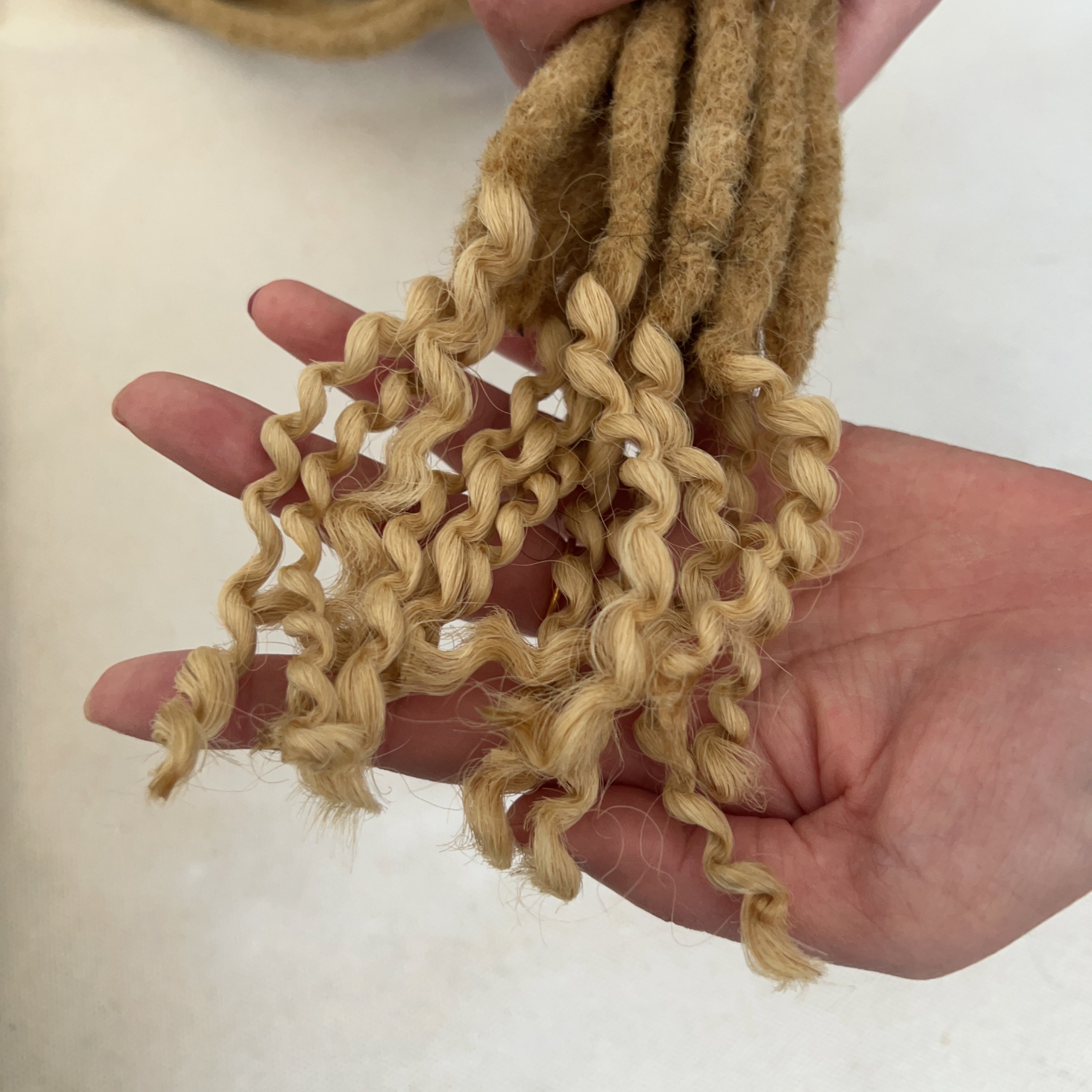 #613 color 28inch 1.2cm blonde curly ends real human hair locks for African black women braiding style Dreadlocks in stock