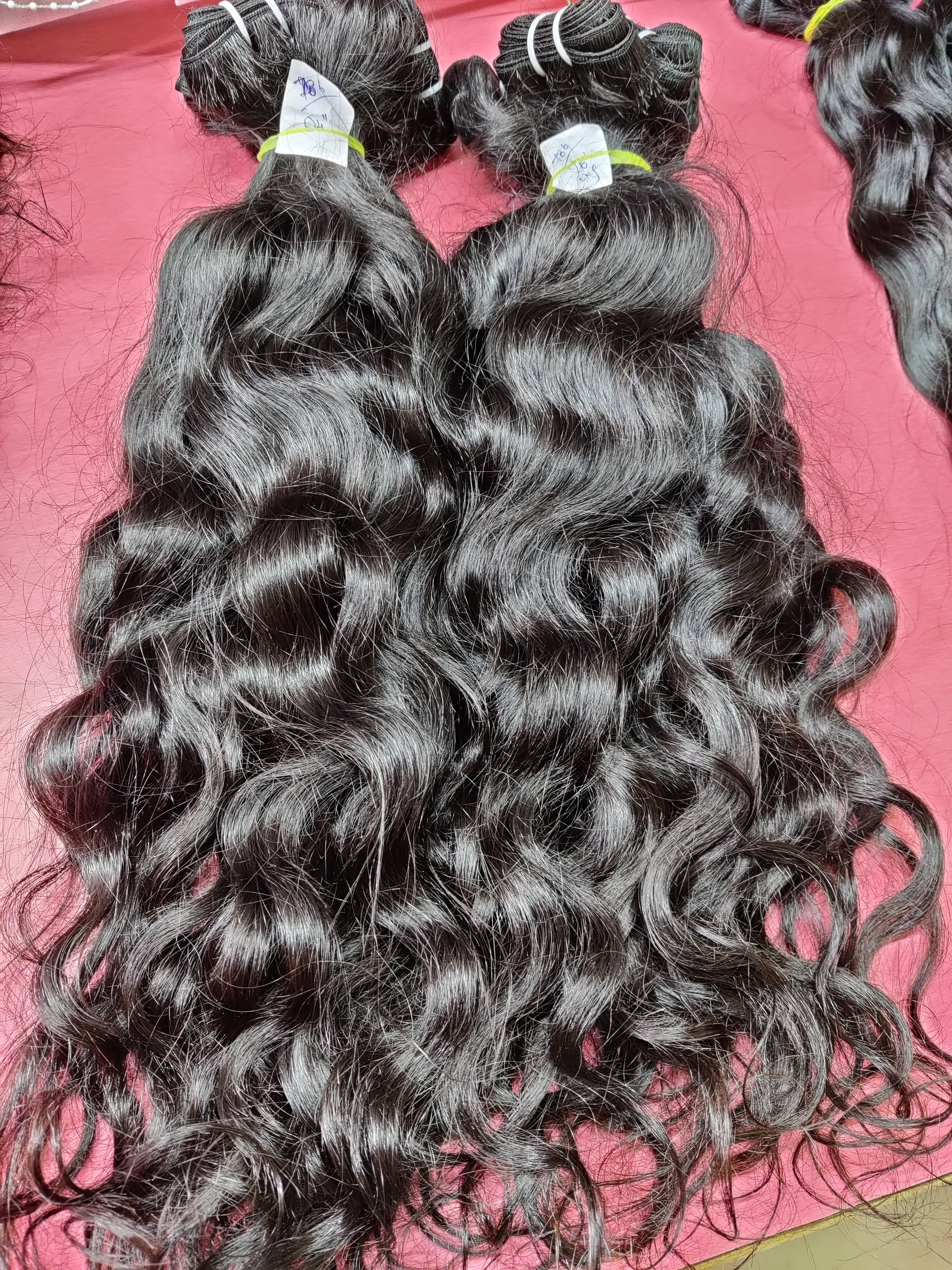 Natural Cyrly Raw Virgin Human Hair Bundles Extensions Kinky Curly Deep Wave Wig Model High Quality Kinky Curly Deep Wave Wig