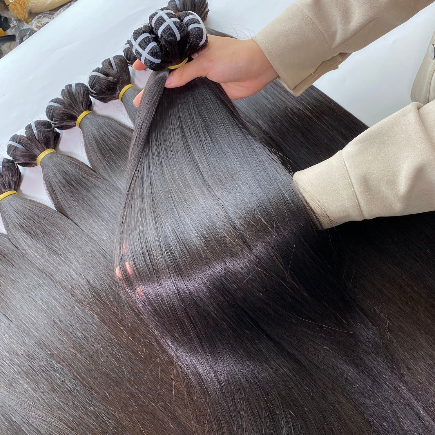 Wholesale 10A 12A Brazilian Indian Vietnamese Raw Virgin Hair Extensions 100% Cuticle Aligned Human Hair Weaves Bundle