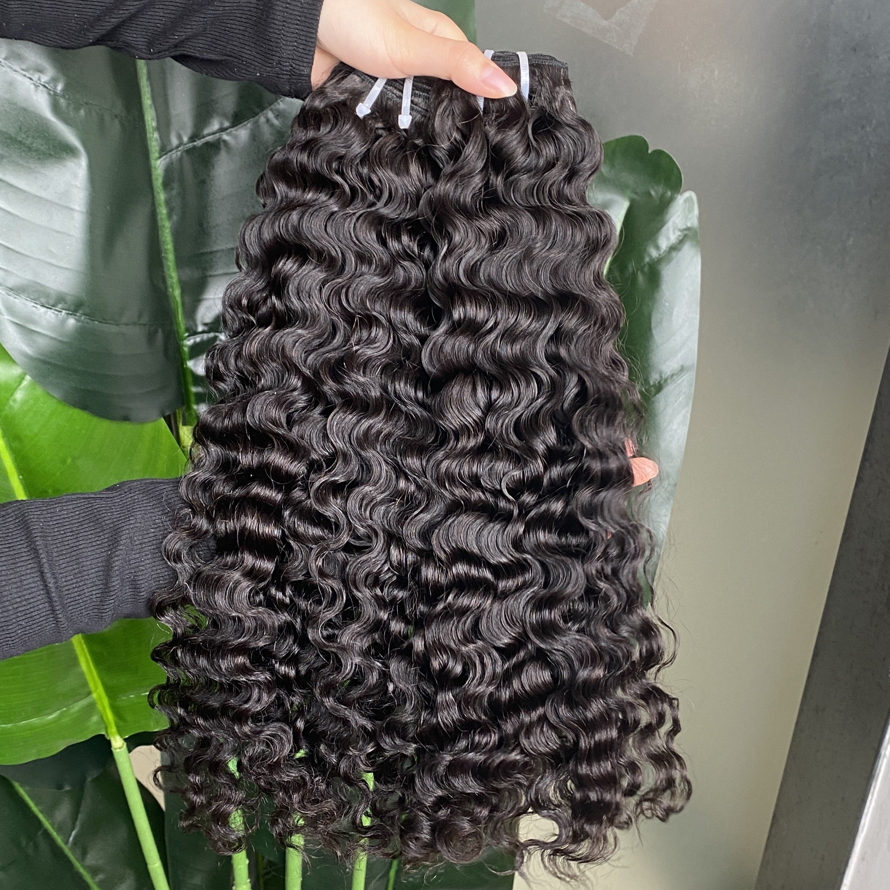 wholesale 12a Vietnamese Cambodia 100% raw remy virgin human hair extension natural black color burmese curly hair bundles