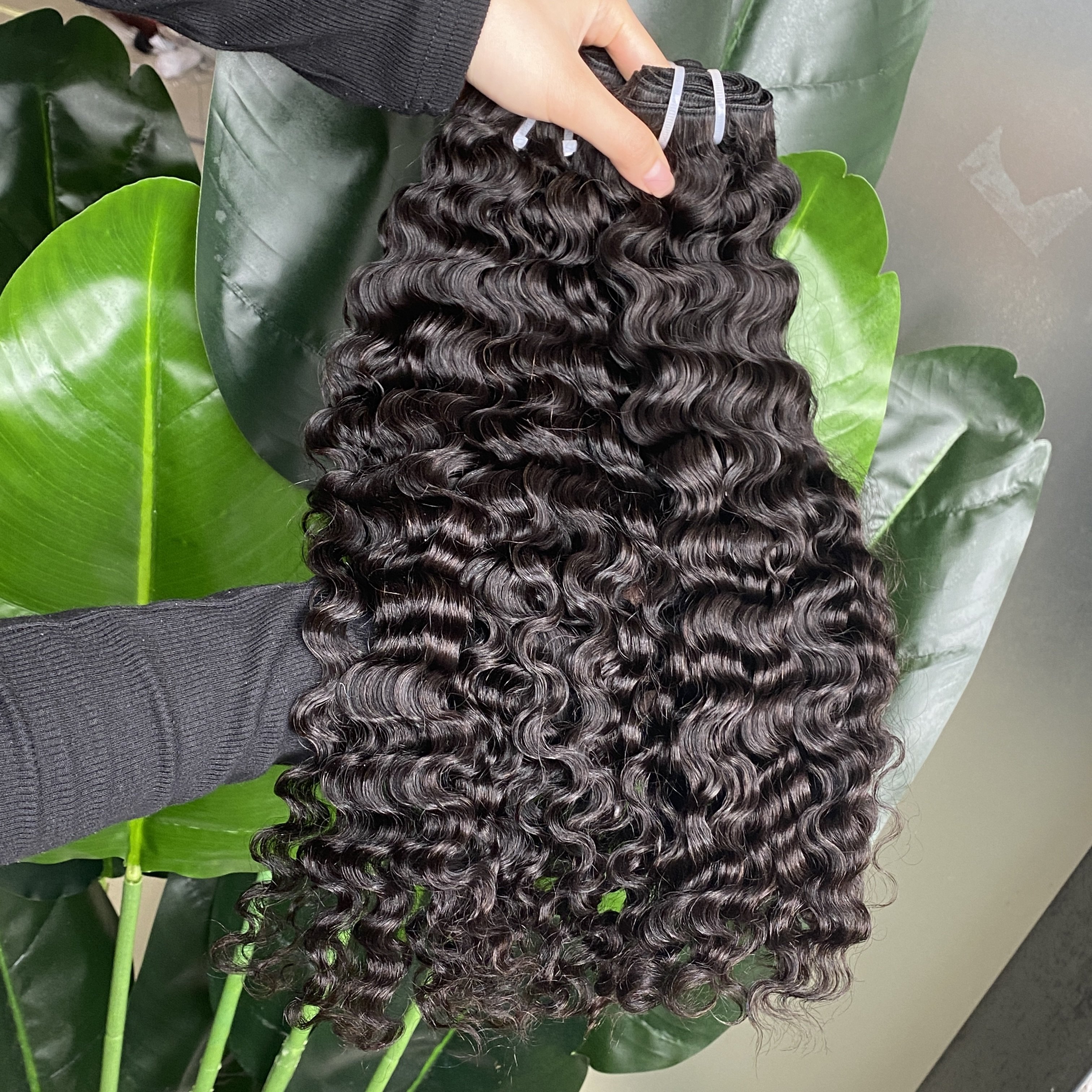 wholesale 12a Vietnamese Cambodia 100% raw remy virgin human hair extension natural black color burmese curly hair bundles
