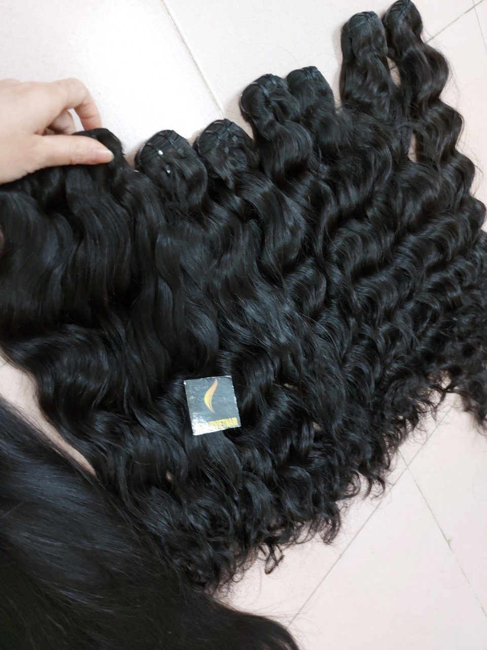100% human hair Vietnamese wavy bundle extensions and bone straight hair bundle raw virgin hair Vchairvietnam