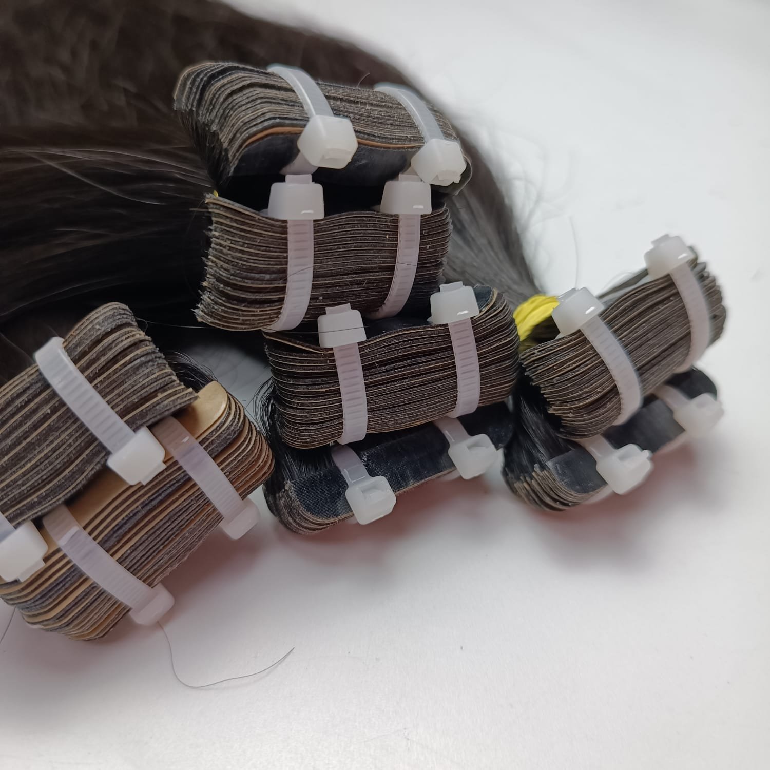 Natural Straight Tape In 100% Raw Vietnamese Human Hair Extension High Quality No Shedding, No Tangle, No Animal Hair.