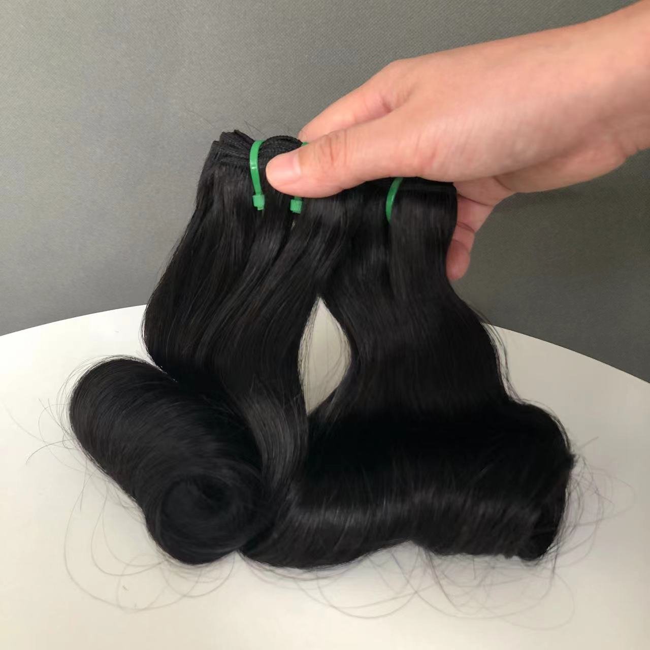 2024 Hot Sale Egg Curls Double Drawn Loose Wave Bundles With Closure Indian Temple Human Hair Black Or Brown African Market