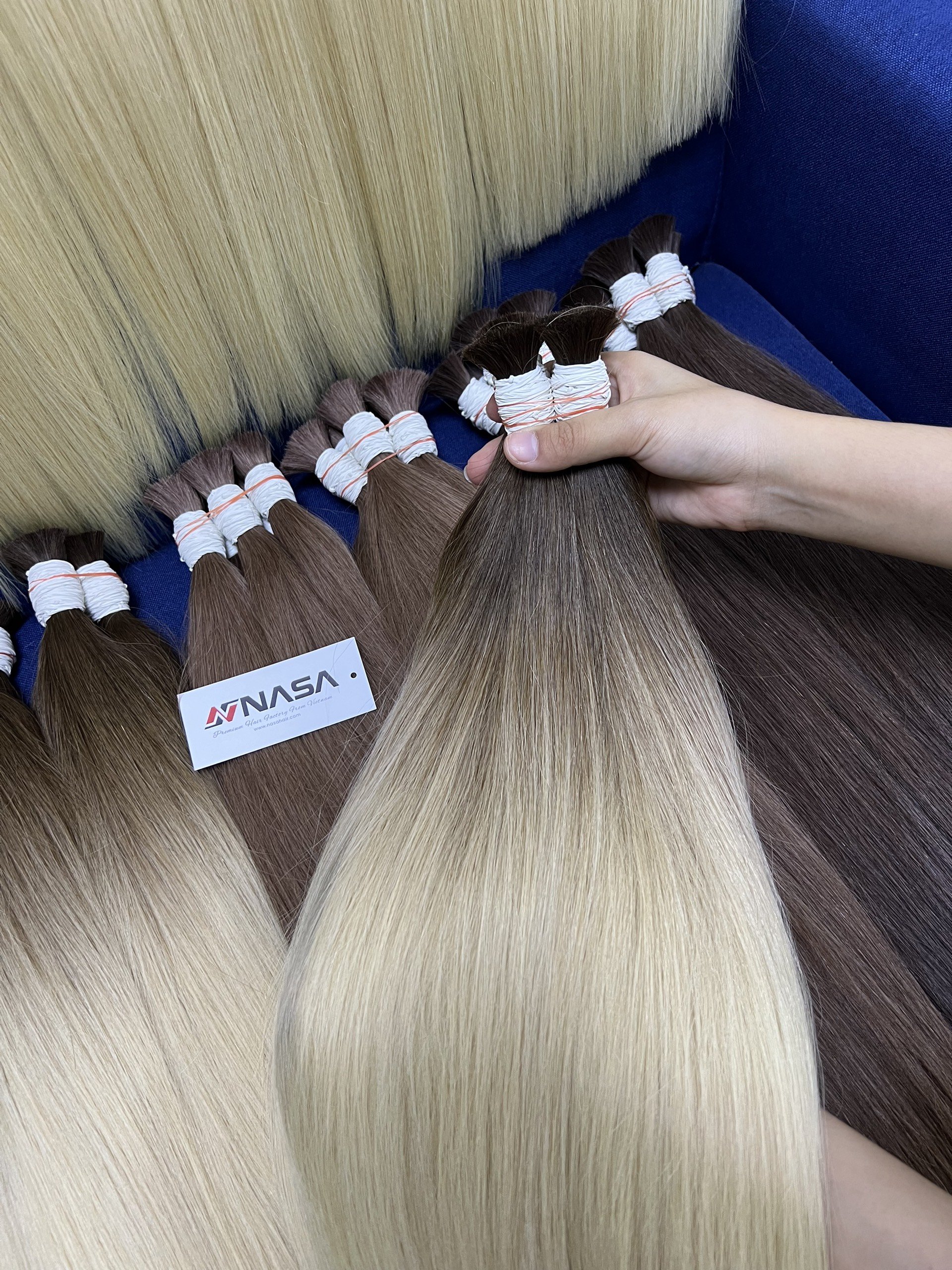 Hair Extensions Dyed Straight and Natural Wave Styles Silky Straight Wave Bulk Hair Weft