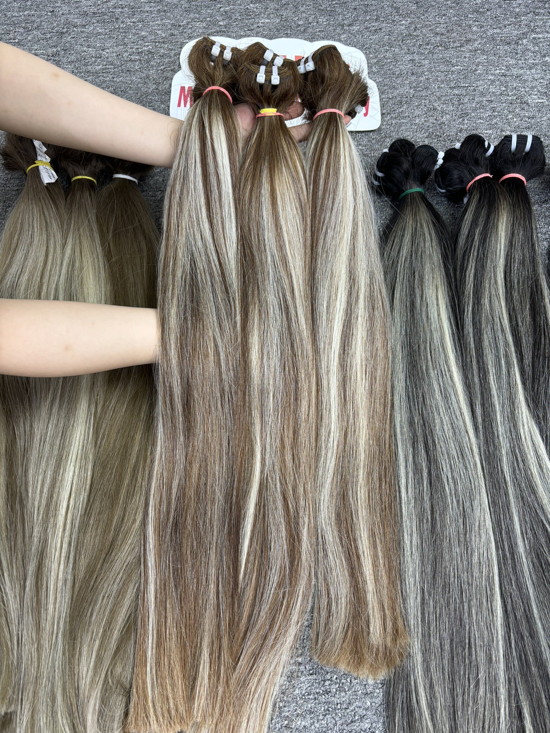 Highlight Ash Blonde Natural Straight Double Weft Genius Weft Virgin Russian Natural 100% Human Hair Extensions