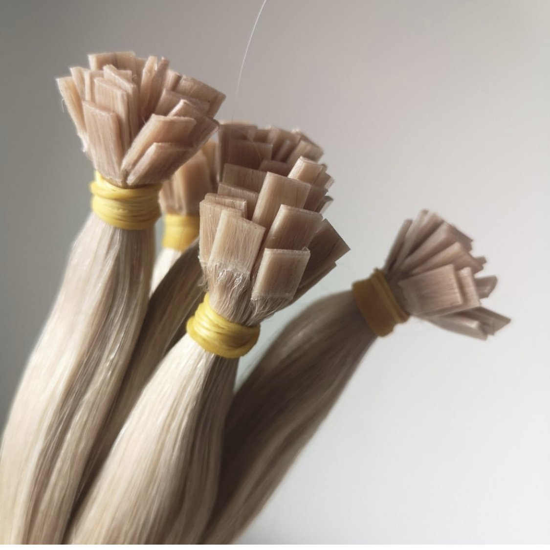 Wholesale Cuticle Aligned Blonde Color Virgin Russian Hair Italian Keratin Prebonded Double Drawn Flat Tip Human Hair Extensions