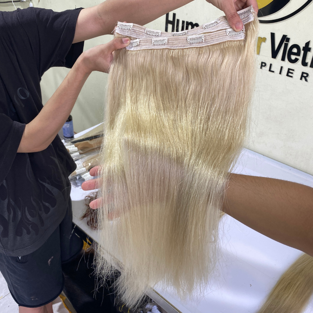 Wholesale Price Remy Virgin Hair Blonde Color Silky Straight Russian Seamless Clip In Hair Extension 100% Human Hair