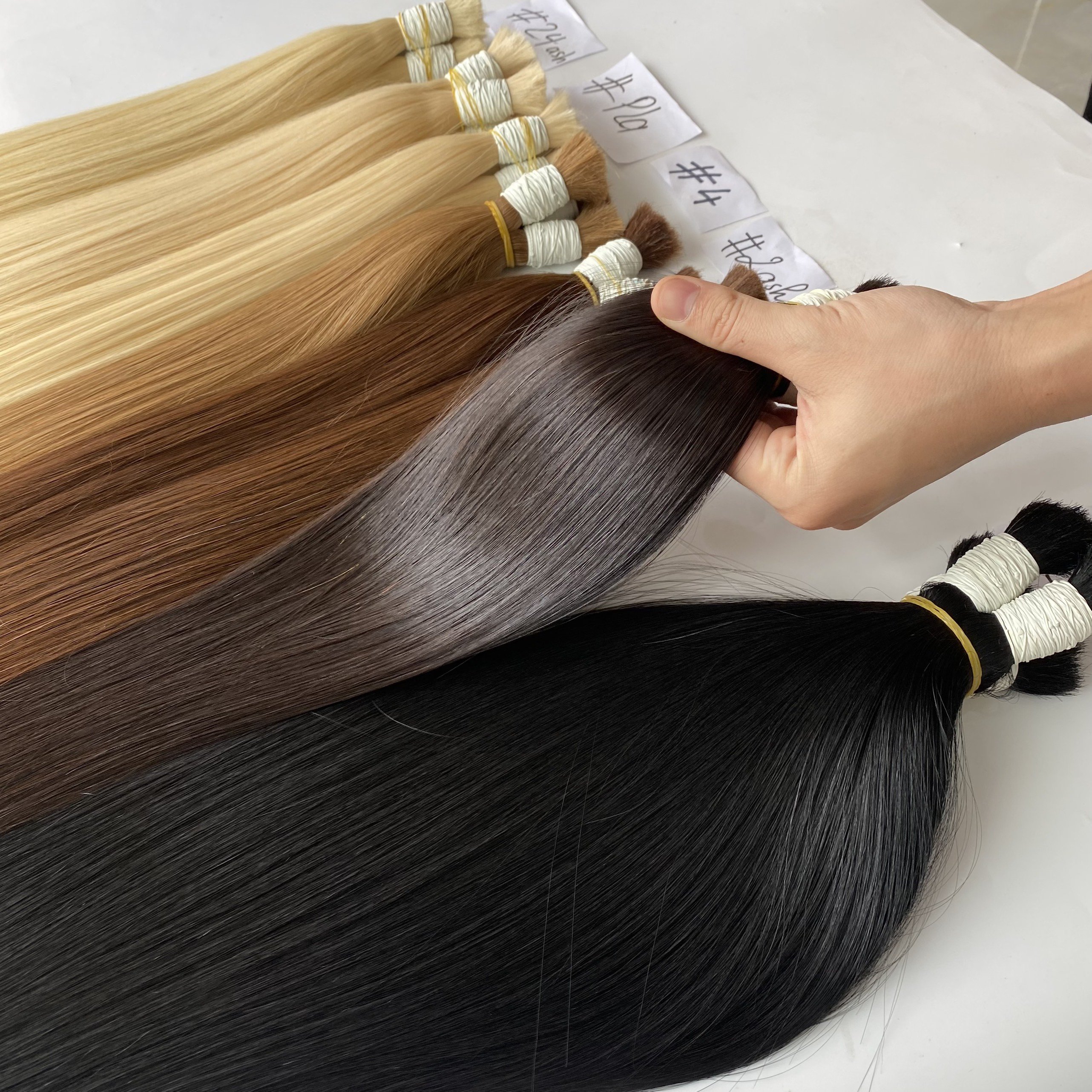 Hot Selling Human Bulk Hair Bundles 12A Grade Hair Raw Virgin Cuticle Aligned Hair Extensions Vendors