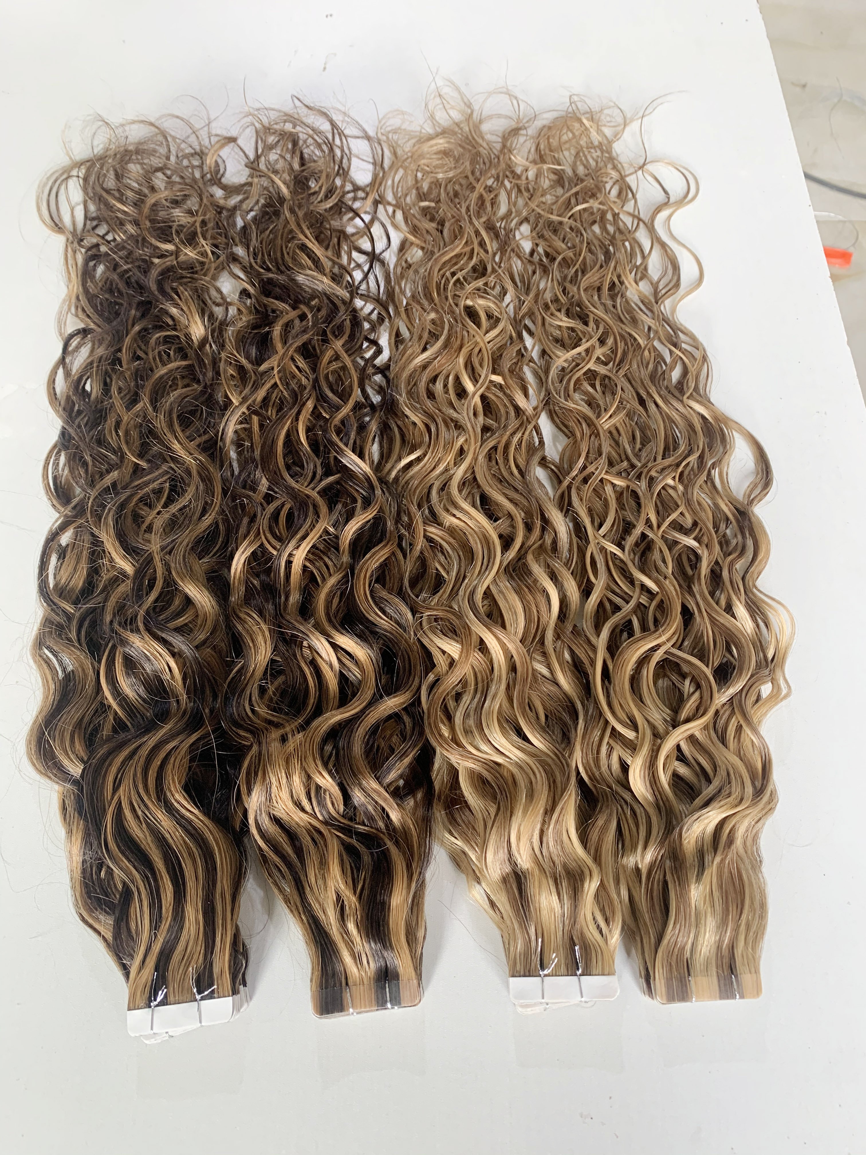 Raw Cambodian curly Tape In 100 Human Hair Extensions Blonde Hair Tape In Extensions Dark Brown Highlight Honey Blonde Color