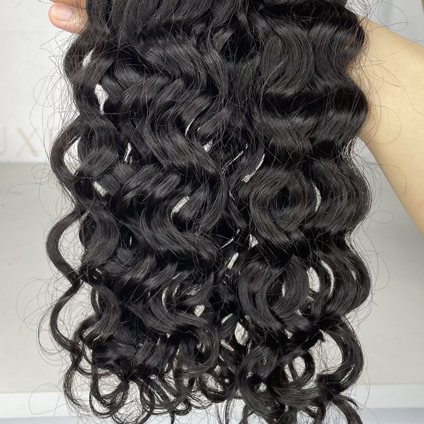 Diluxe Wholesale Raw Invisible Tape In Extensions 100% Human Raw Free Chemical Burmese Curly Water Wave Hair Vendor
