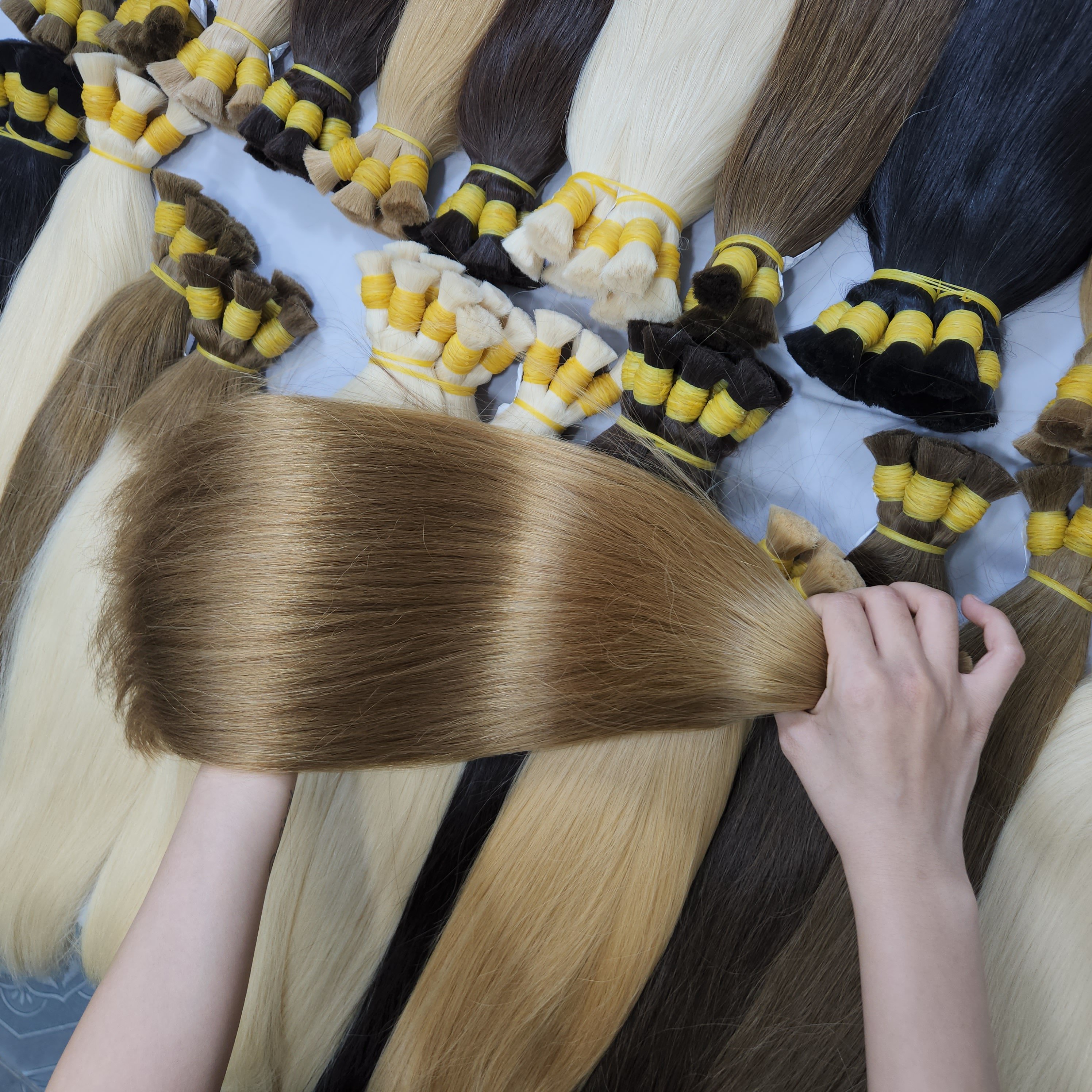 Wholesale high quality natural human hair bulk hair extensions silky straight unprocessed virgin hair