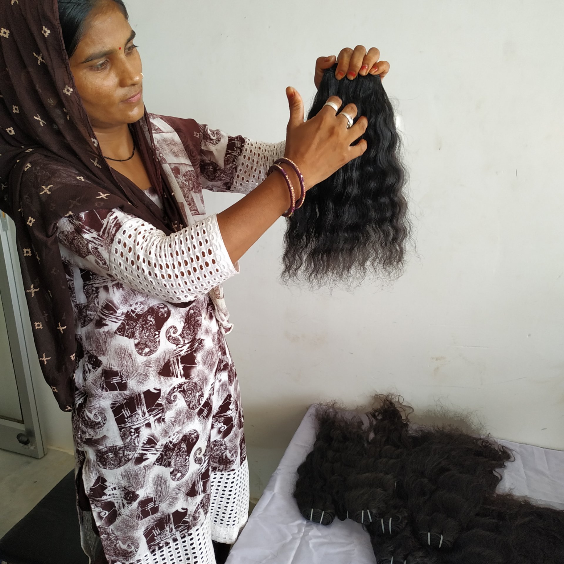 Raw Wavy natural Bundle Unprocessed Cuticle Aligned Virgin south indian Human Hair Extensions