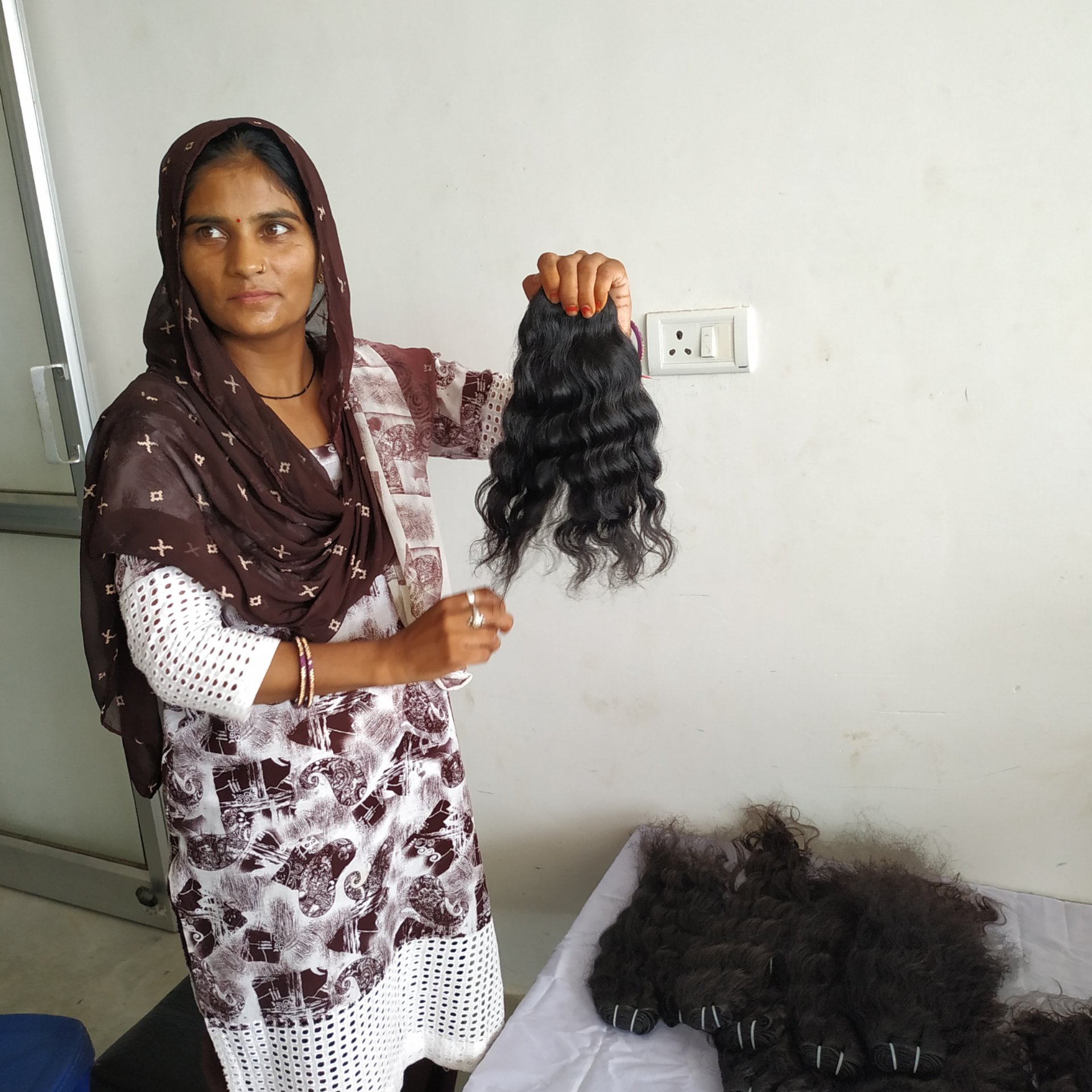 Raw Wavy natural Bundle Unprocessed Cuticle Aligned Virgin south indian Human Hair Extensions