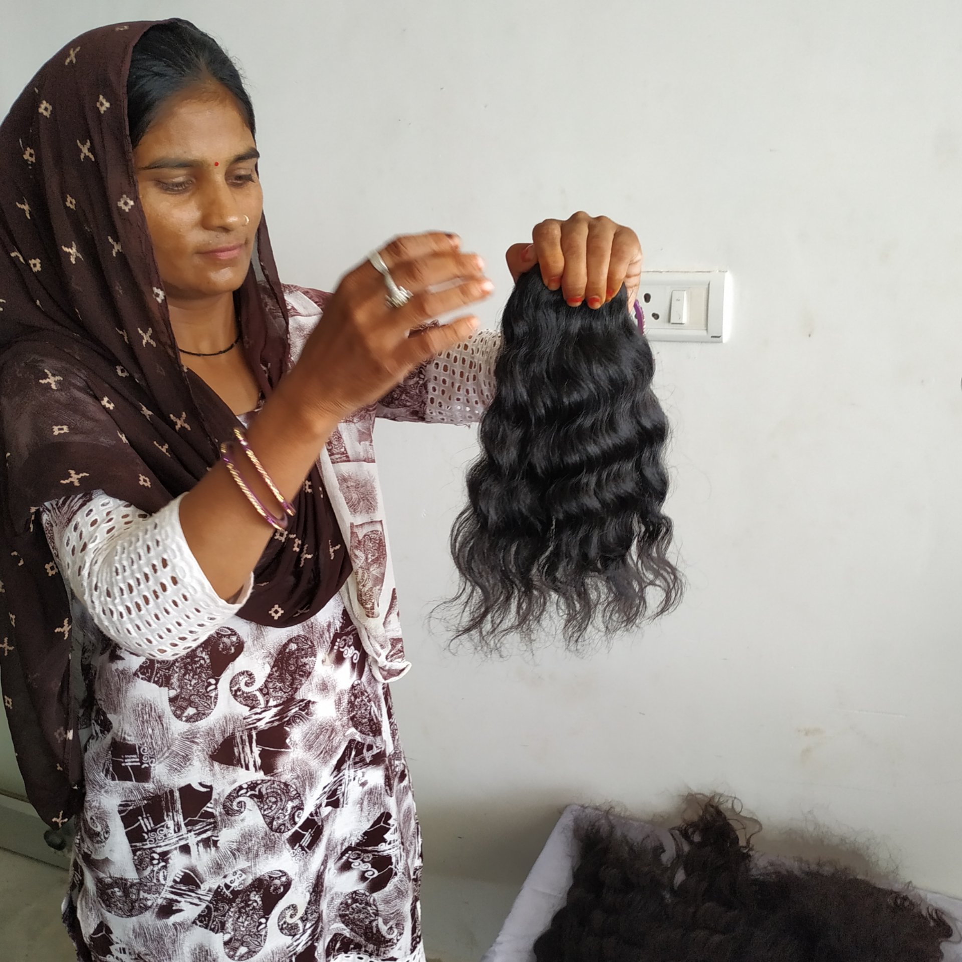 Raw Wavy natural Bundle Unprocessed Cuticle Aligned Virgin south indian Human Hair Extensions