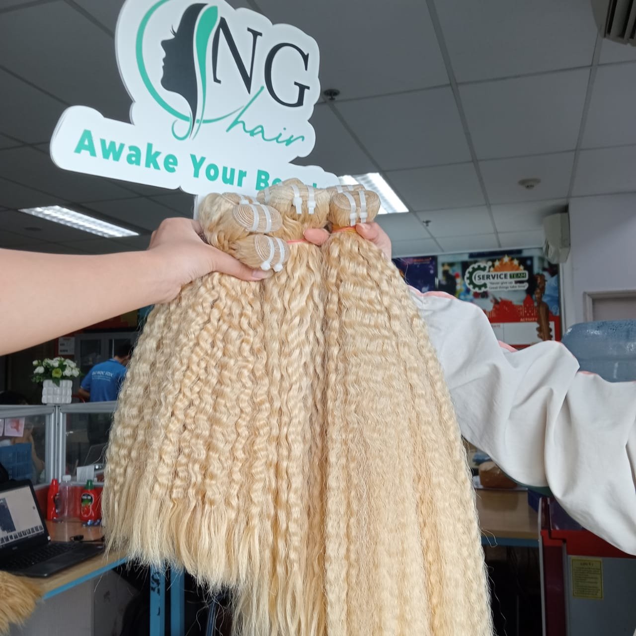 Kinky Curly Bulk Hair Is Available At NG Hair Super Product Kinky Curly Without Chemicals And Easy To Use Made In Vietnam