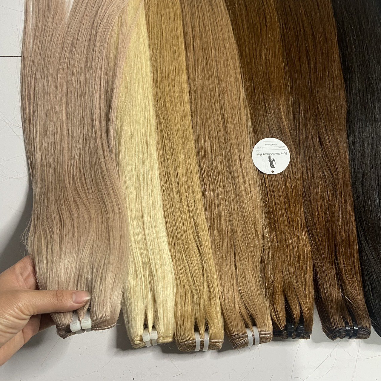 Get Good Quality Malaysian Remy Hair Extensions in Various Styles 02 Model Kinky Curl Deep Wave Italian Curl Straight from Us