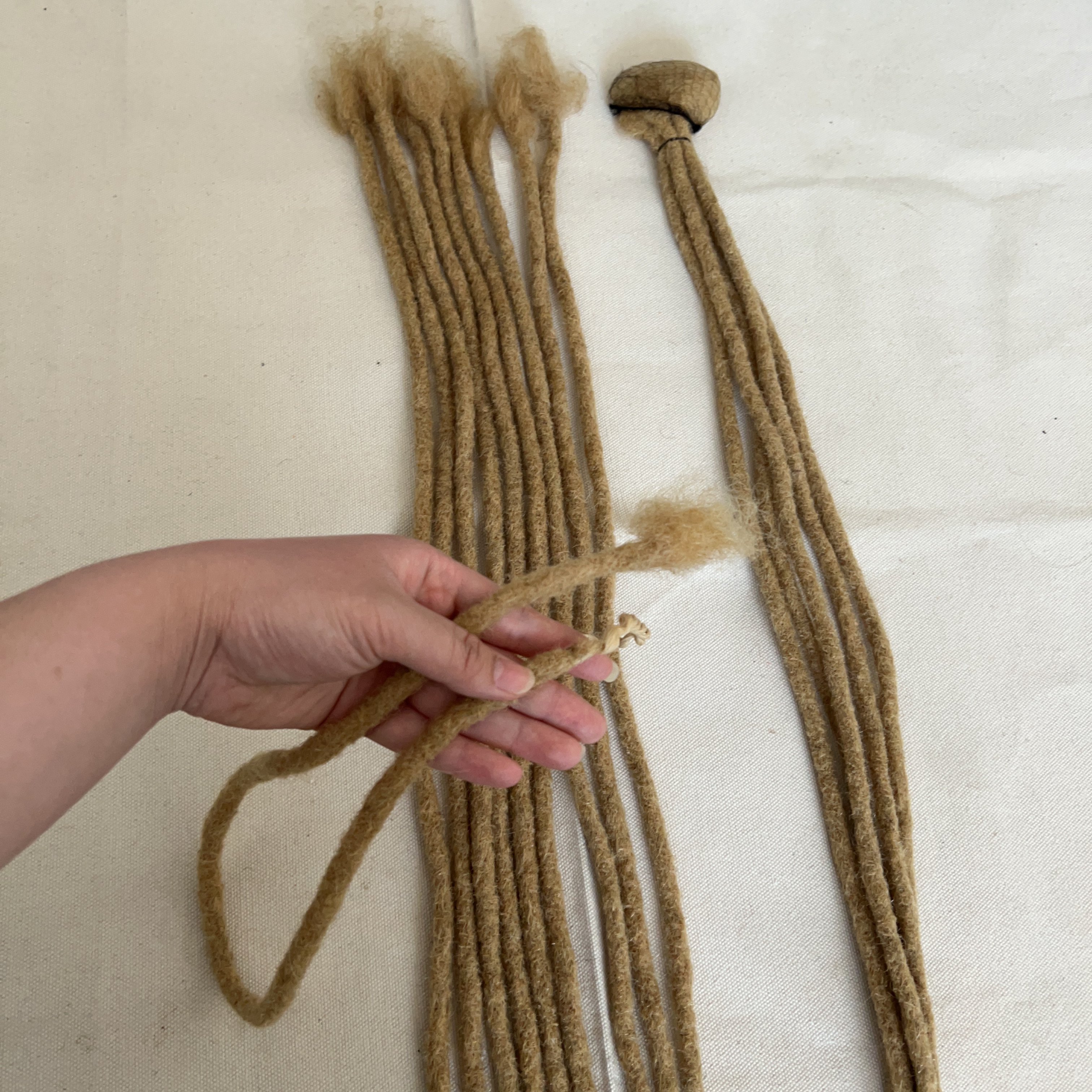 Wholesale 100% Real Human Hair Handmade 6-30inch 1.2cm Size 613 Colorful Soft Dreadlocks Extension With Curly Ends