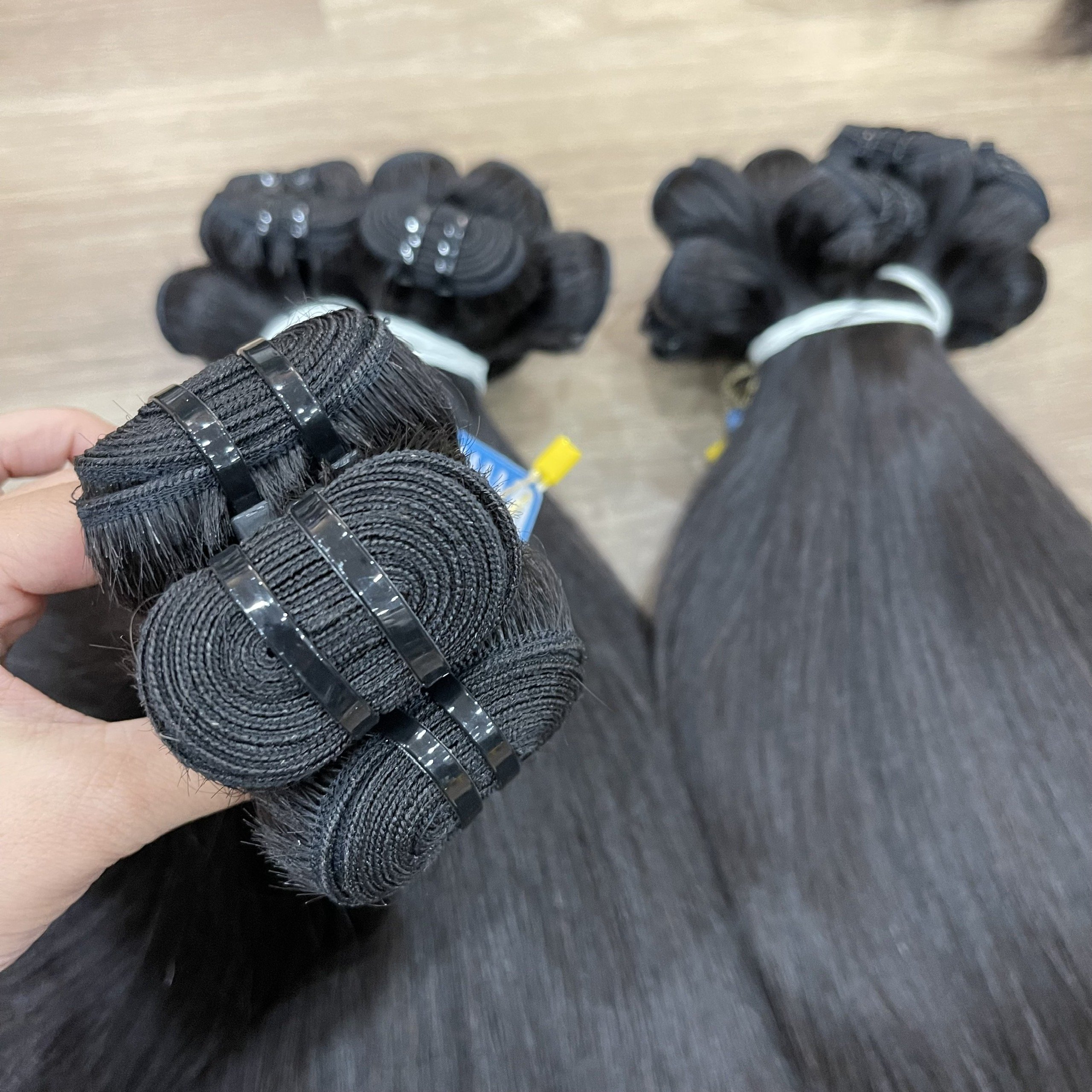 100% HUMAN HAIR Best Quality Super Double Drawn Straight Weft Natural Black Raw Vietnamese Human Hair Extensions