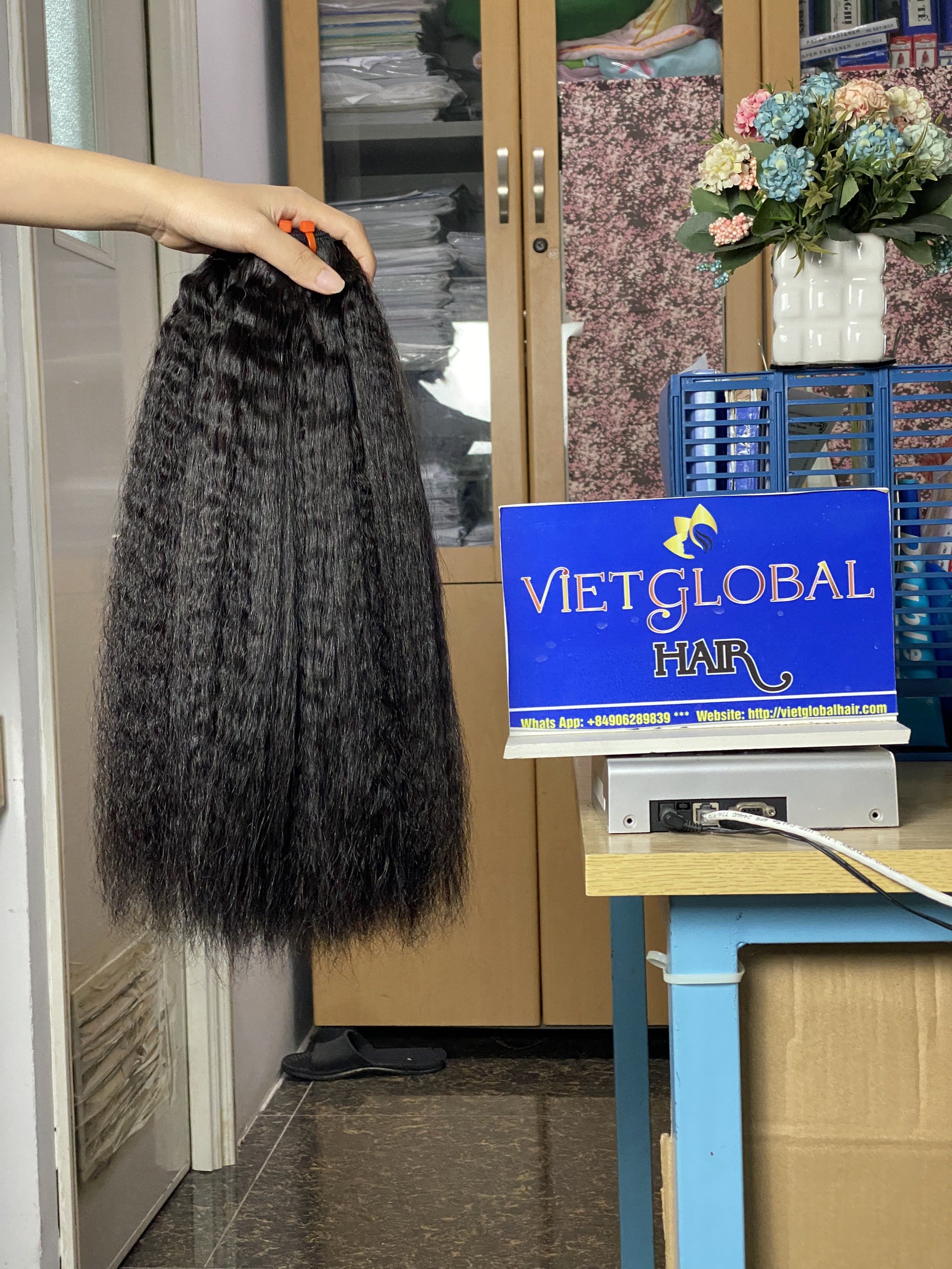 Kinky Straight Weft Hair 100% Raw Vietnamese Human Hair High quality No Shedding No Tangle No Animal Hair