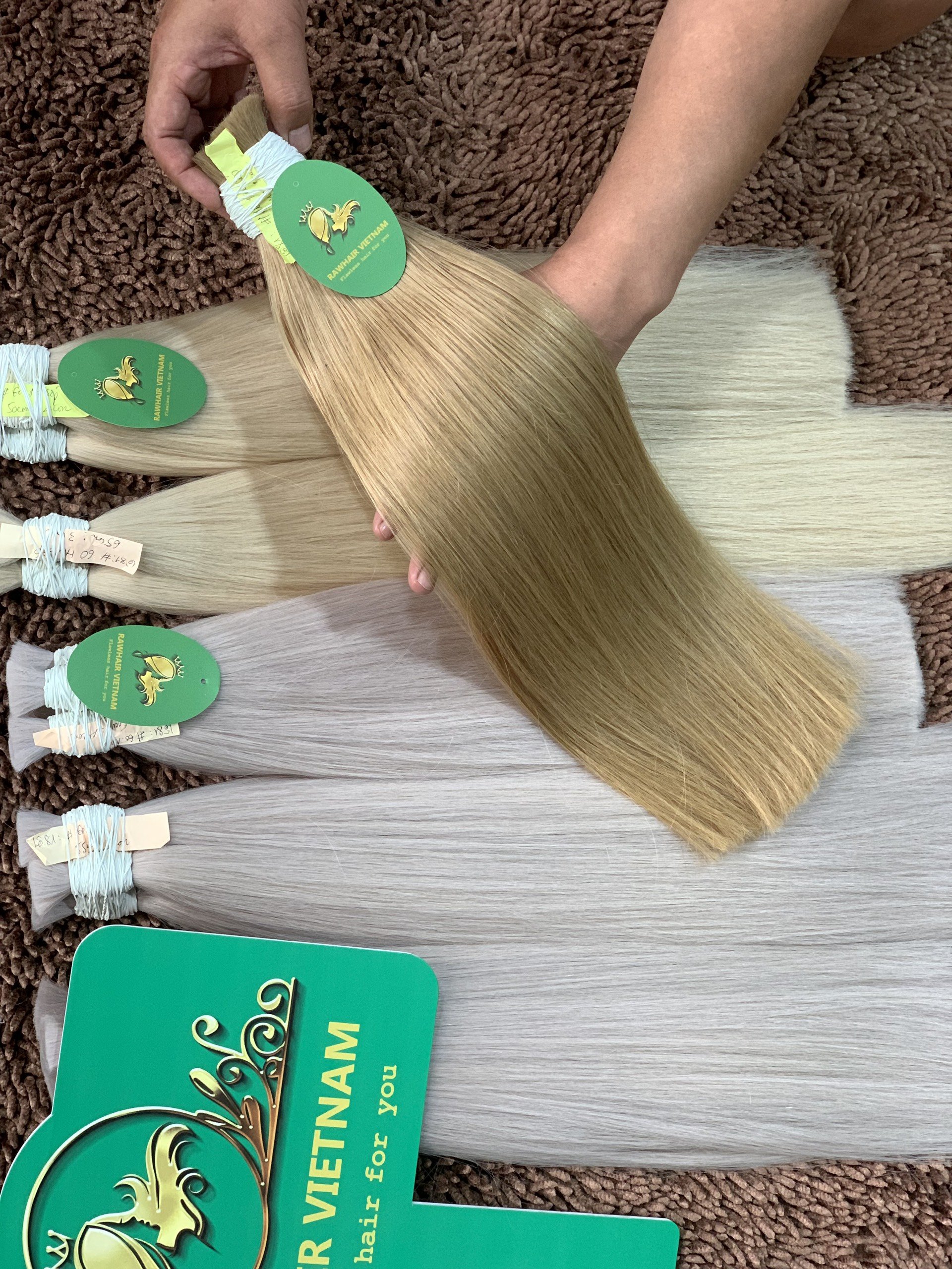Direct Factory Bulk 100% Vietnamese Remy Human Hair Extensions Soft Wave Style 30 Inches Stretched Length Colored at Cheap Price