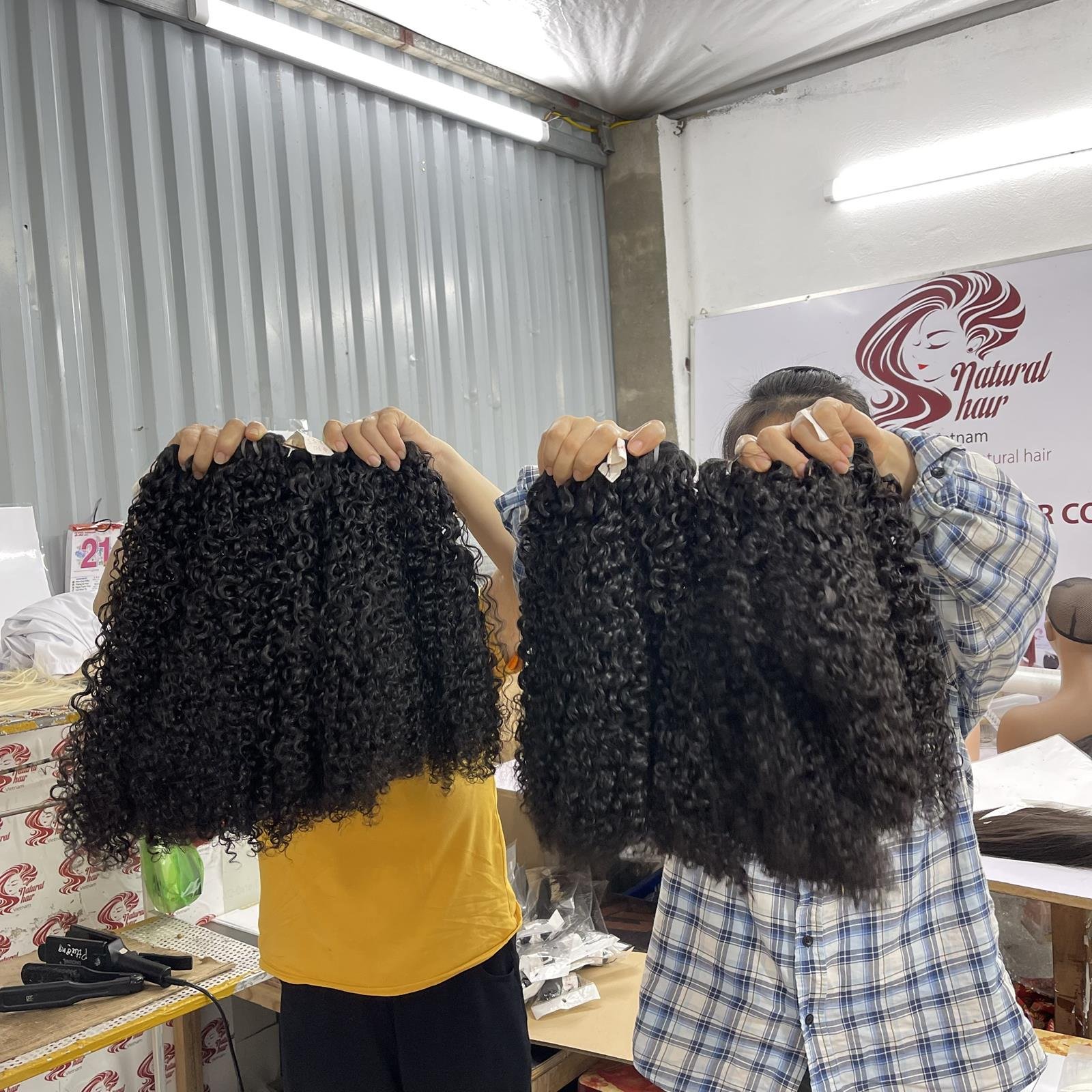 Jerry Curly Raw Virgin Vietnamese Human Hair Extensions Double Drawn Cuticle Aligned Bundles Human Hair Wigs For Black Women