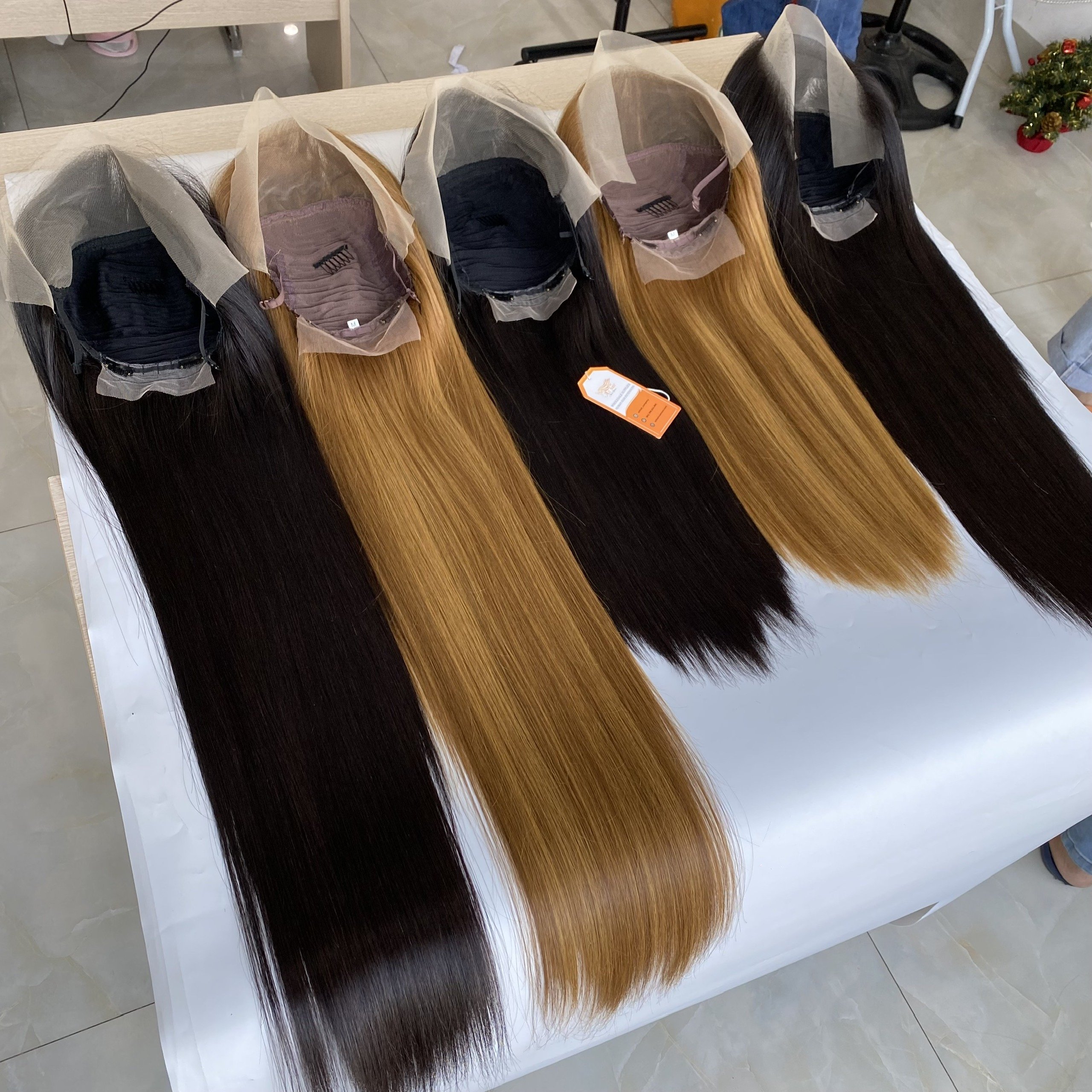 The Best Cuticle Aligned Raw Hair Full Frontal Lace Wigs Wholesale 13X4 13X6 HD Vietnamses Human Hair Extensions