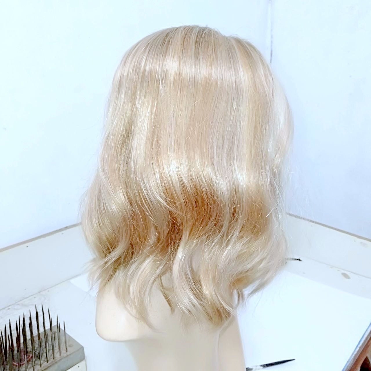 Hair lace frontal wig 100% virgin human hair lace frontal wig short hair very beautiful natural soft and fragrant