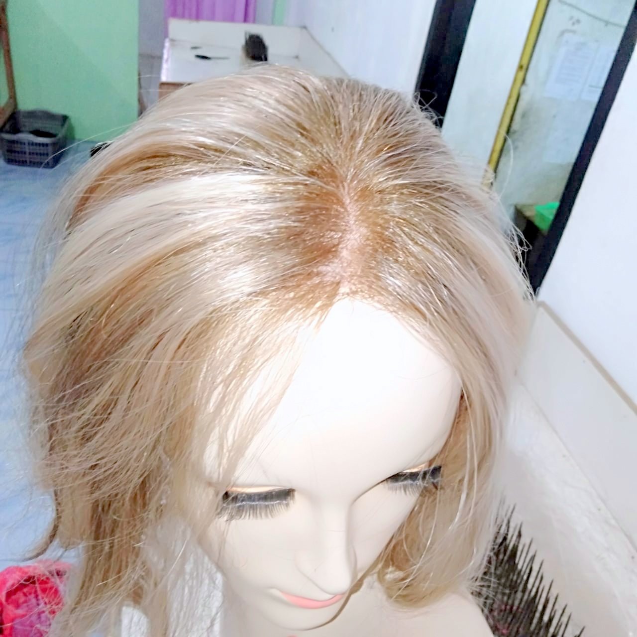 Hair lace frontal wig 100% virgin human hair lace frontal wig short hair very beautiful natural soft and fragrant