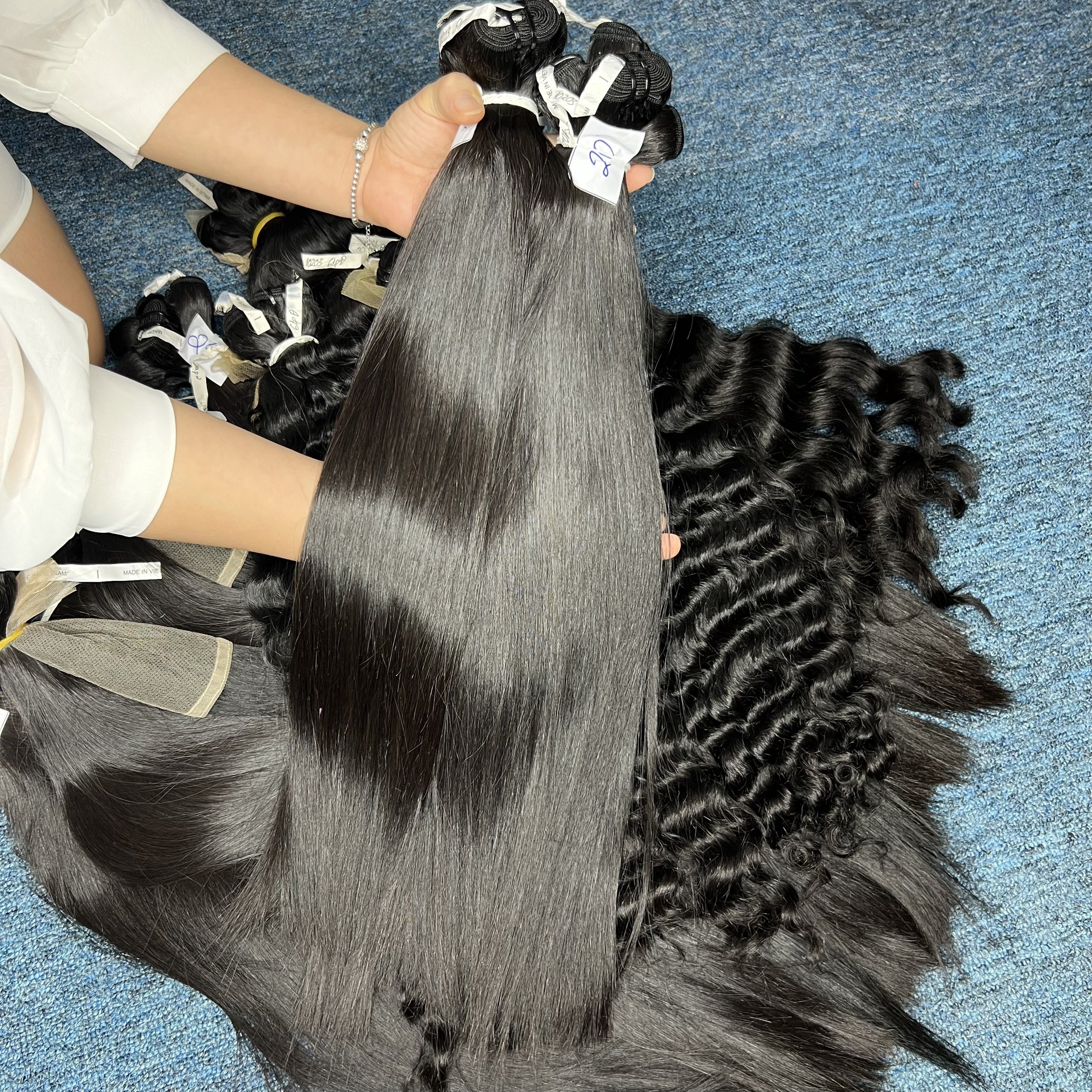 Bone straight wholesale raw hair weave bundle Human Hair Extensions silky and smooth Vietnamese human hair