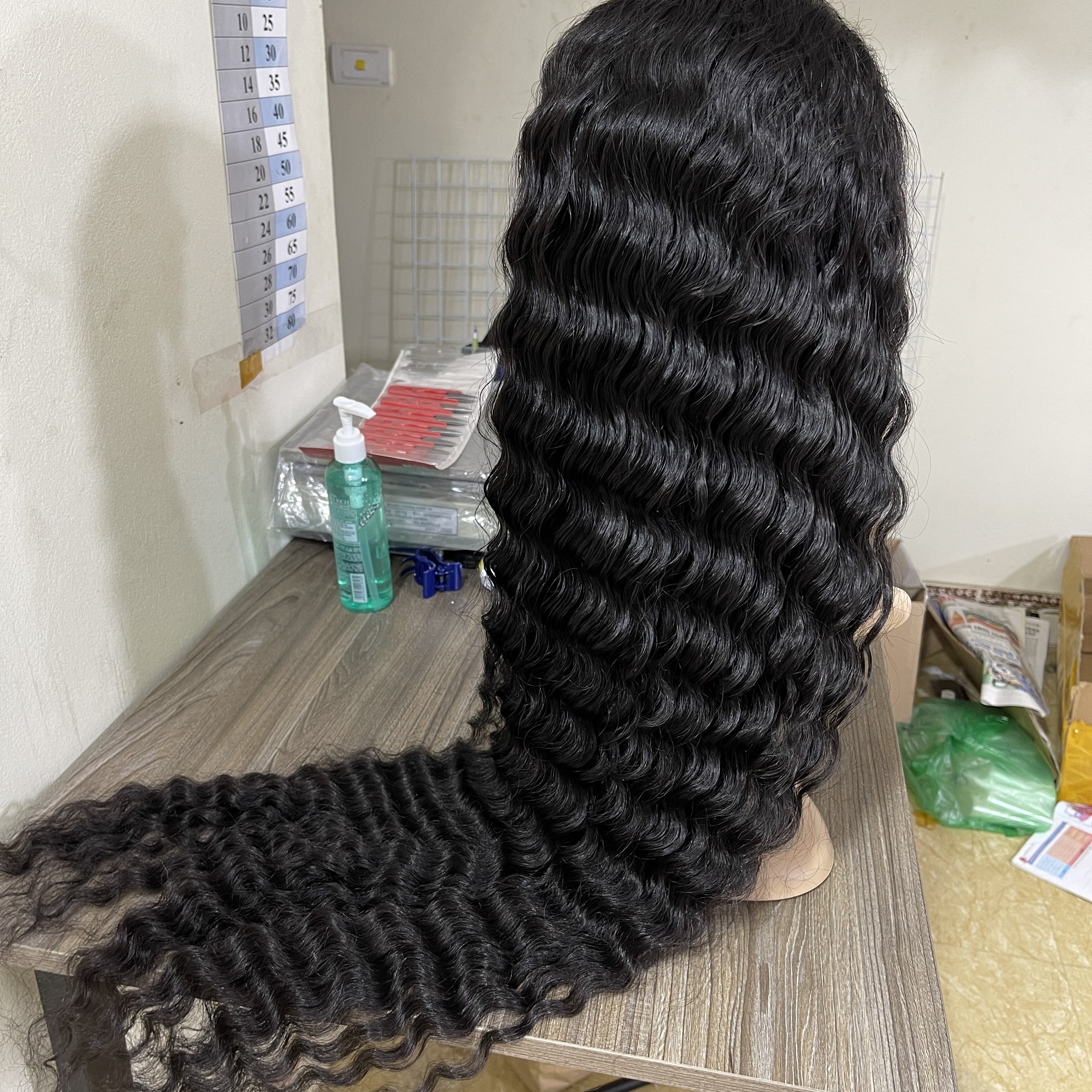 Global hair Wholesale 13x4 Transparent Swiss Lace Front Wigs For Black Women Lace Frontal Wig Vendors 100% Virgin Human