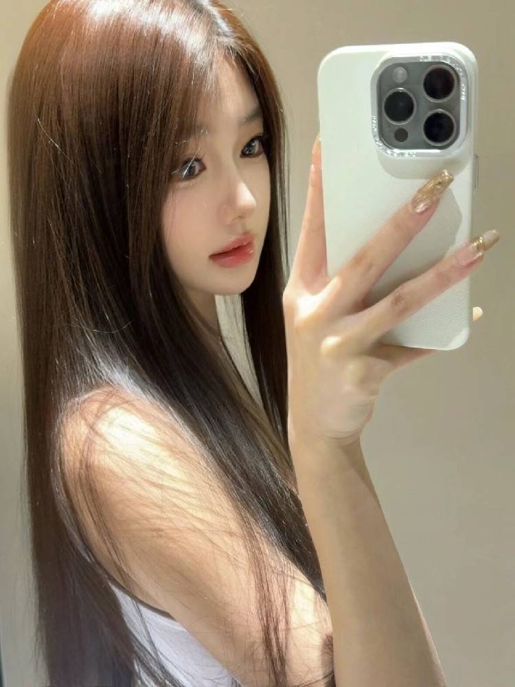 Wig female long hair lolita natural long straight hair fashion new models are divided into bangs and sunny sweet age reduction full sets