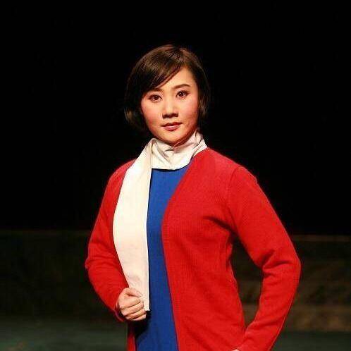 Jiang's wig short hair female hairstyle red song meeting stage chorus bobo new girl fake head set
