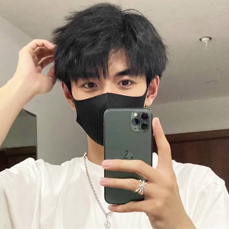 Wig Men's short hair fashion trends are divided into bangs without bangs, short hair, straight hair fluffy, natural men's daily full set