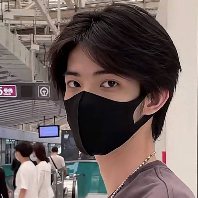 Wig Men's short hair fashion trends are divided into bangs without bangs, short hair, straight hair fluffy, natural men's daily full set