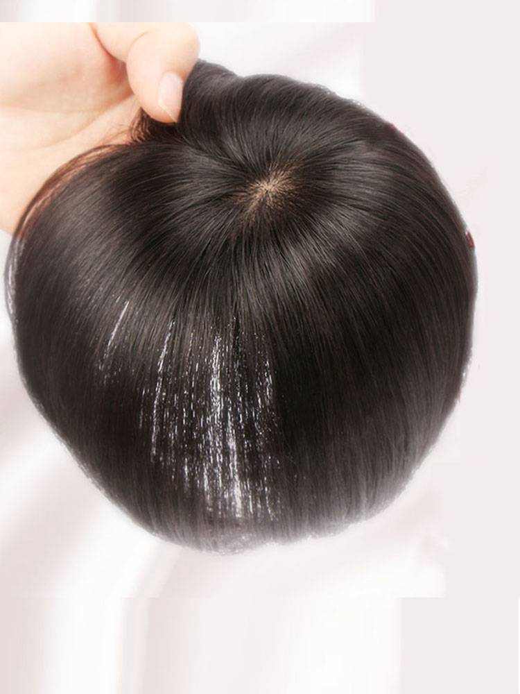 The white hair on the head is scarce and haircut.