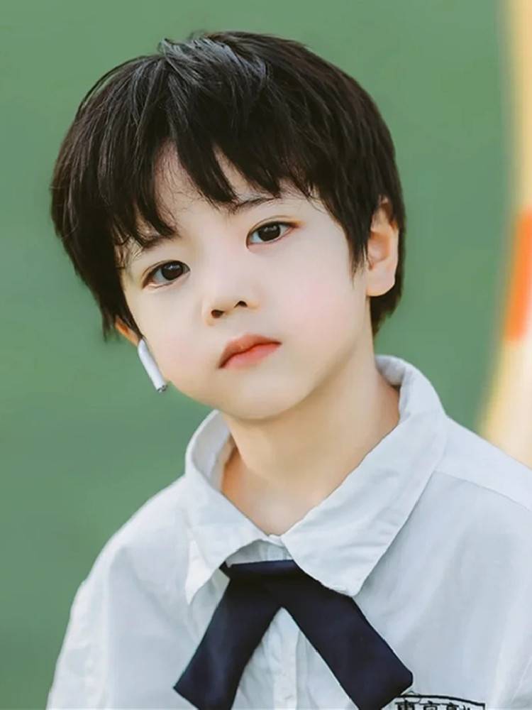 Children's short hair stylish and handsome Japanese boy Qi Liu Hai style fluffy natural simulation full set style