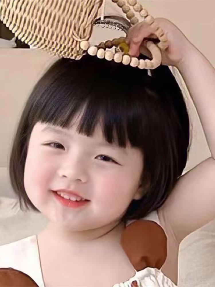 Children's wig girl short hair Bobo head air bangs natural fashion model taking pictures daily photo full set