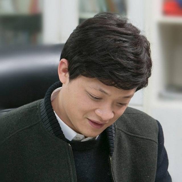 The whole male wig really hair middle -aged and elderly wig Men's short hair father bald wig Men's oblique Liuhai wig chemotherapy