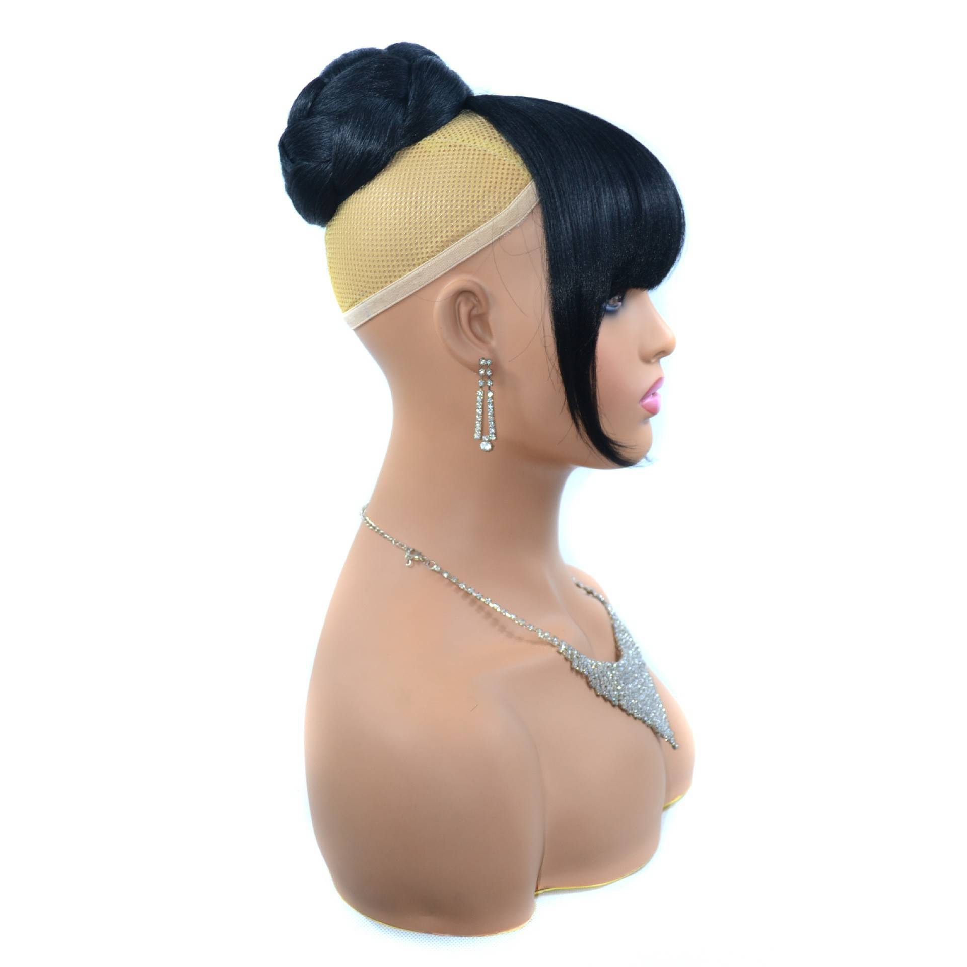 The bangs are all -in -one European and American retro hair buns plus bangs all -in -one hairpack bangs all -in -one wig