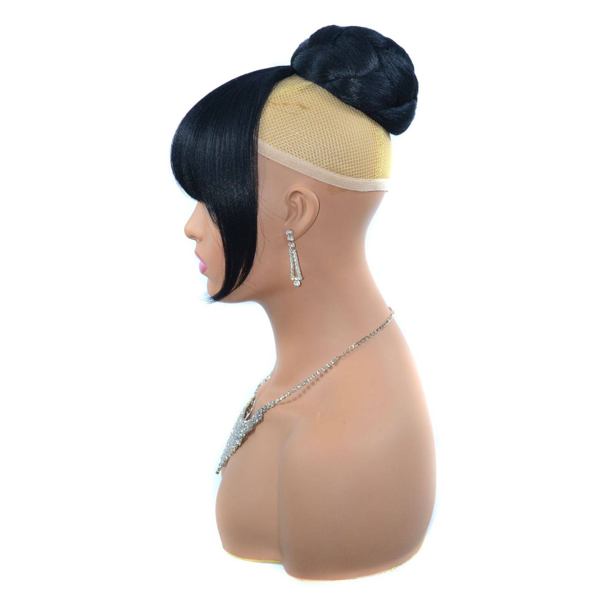 The bangs are all -in -one European and American retro hair buns plus bangs all -in -one hairpack bangs all -in -one wig