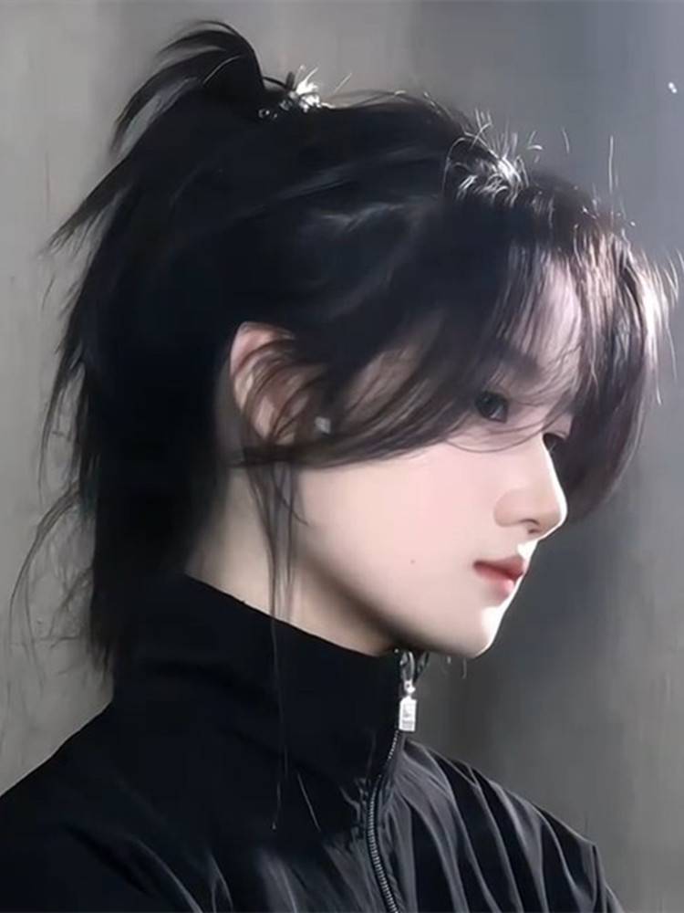 Wolf tail wig Men and women's short hair natural Japanese catfish head Korean version of handsome anime cos whole wig