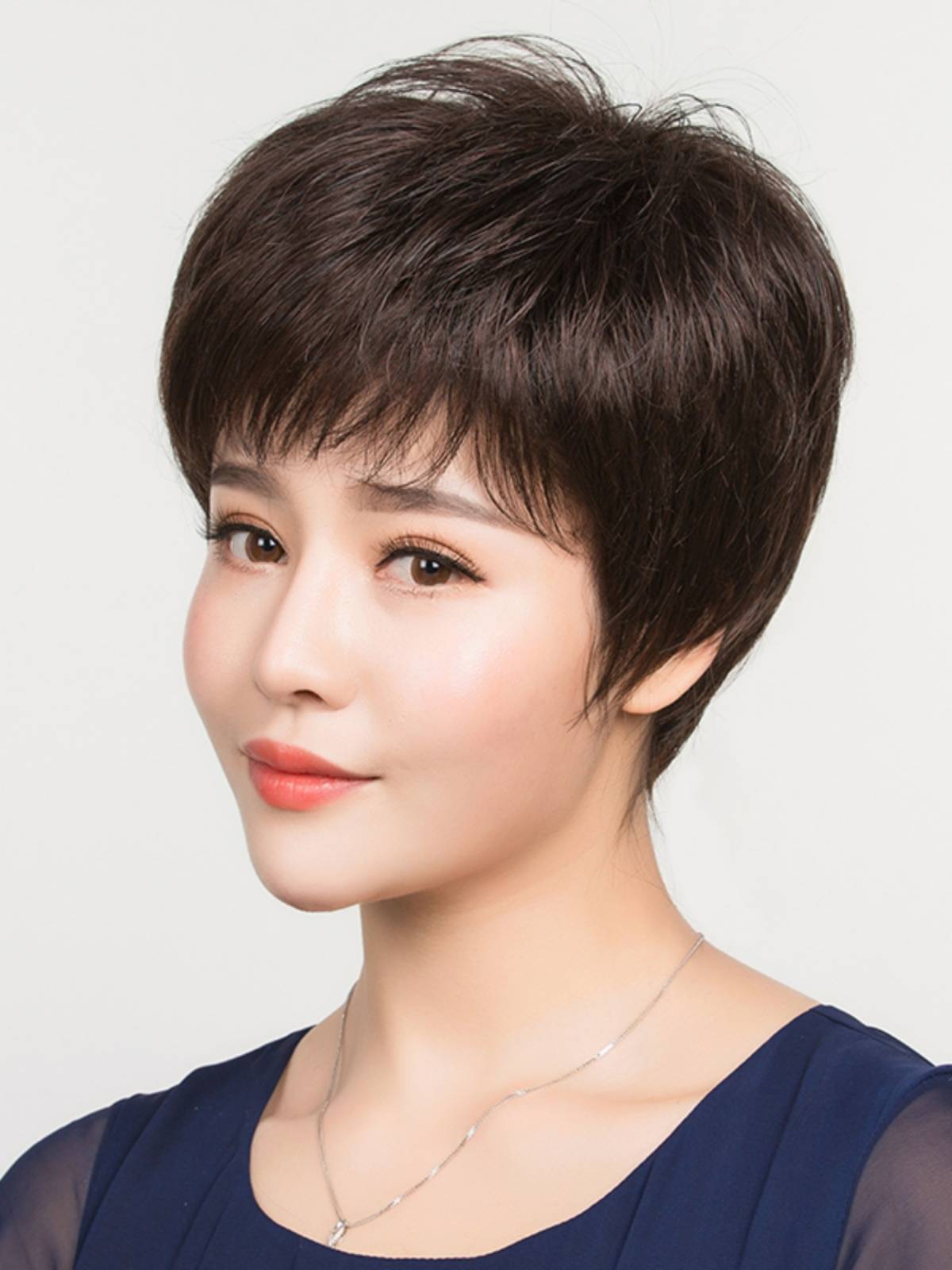 Middle -aged and elderly wigs send mothers to prevent real hair, ladies full set, fluffy, natural realistic fake hairdressers