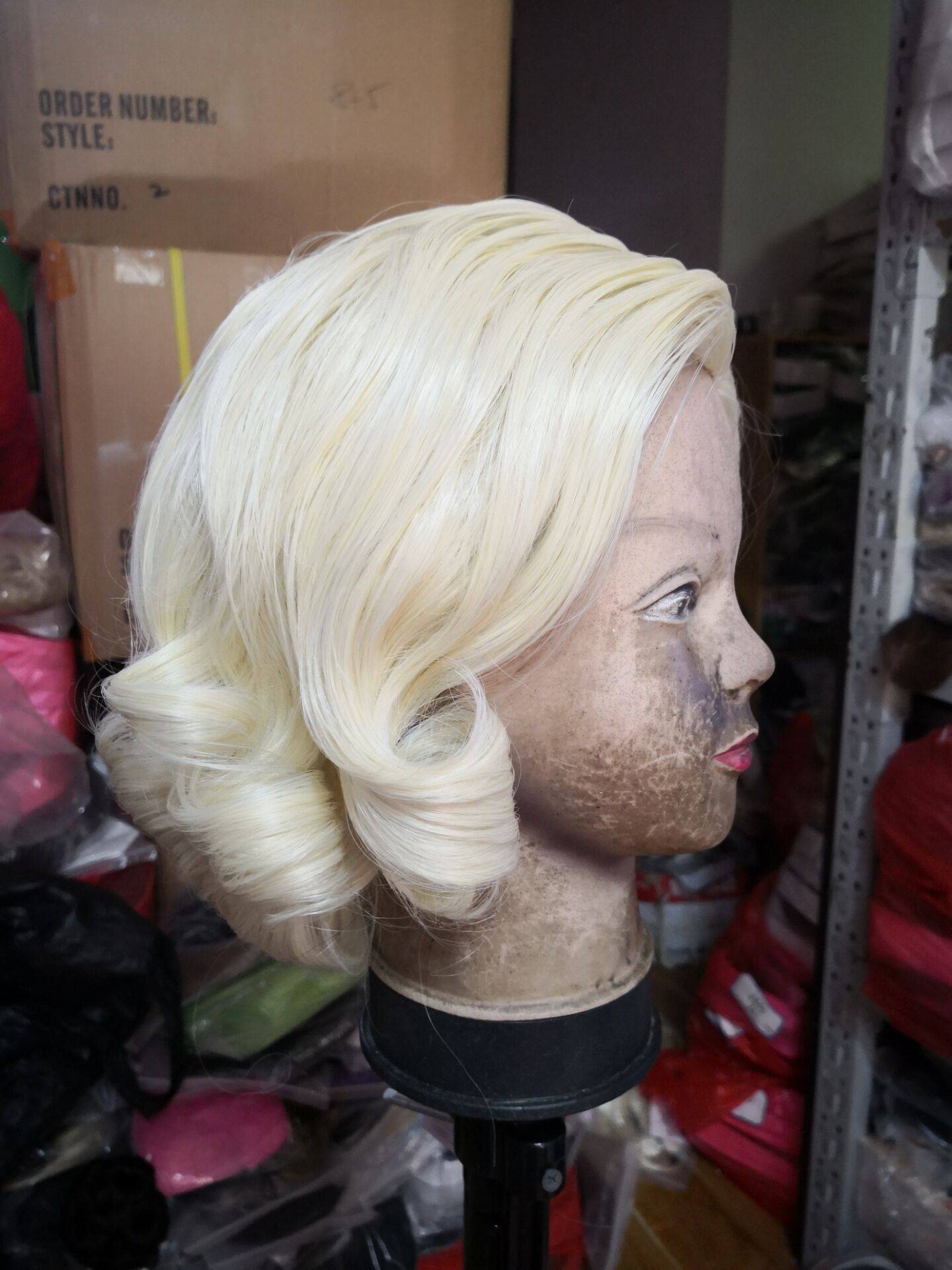 New custom model light gold, light yellow short roll wig High -temperature silk real pictures take pictures