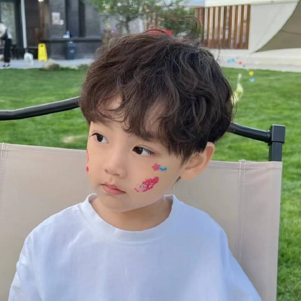 Children's short hair men's short hair handsome fashion tin foil hot, fluffy, natural breathable daily camera style full set