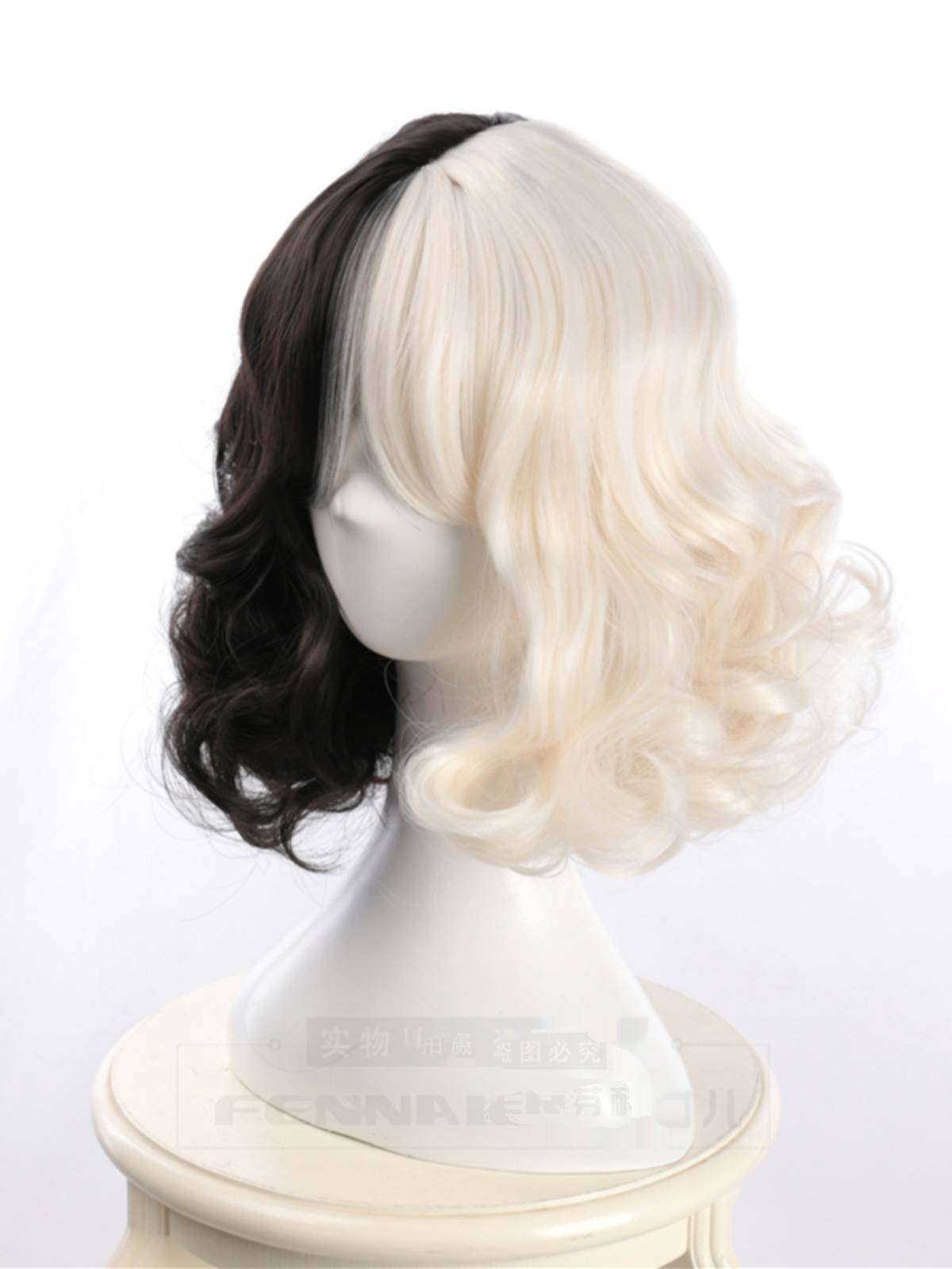 Fenneer Ms. Kuilla short hair European and American black and white double color matching high -temperature silk whole wig spot