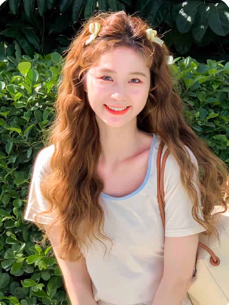 Mid -divide wigs female long curly wool roll daily fashion full sleeve natural simulation French lazy curly wig