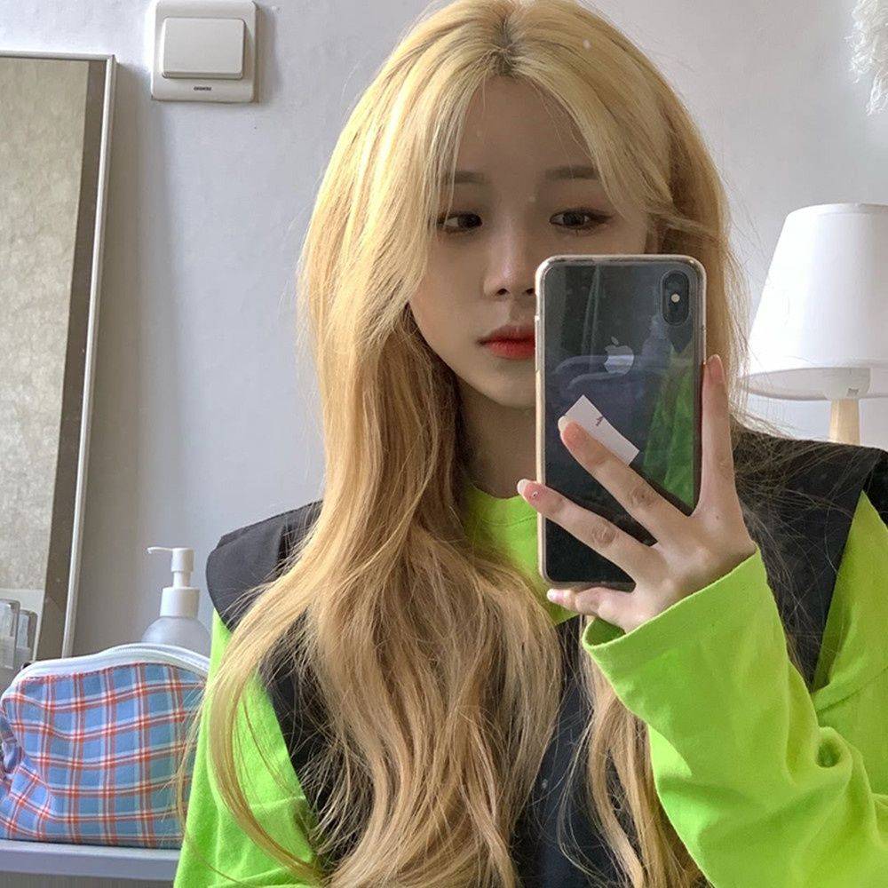 Wig women's light golden hair fashion full -headed temperament is divided into long curly hair fluffy, natural big wavy head cover