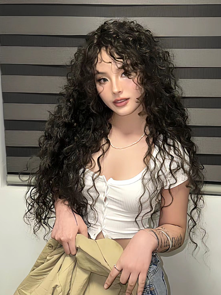 Ramen curly wig Female curly hair Japanese fluffy midfielder full wigs of European and American style wool rolls full header