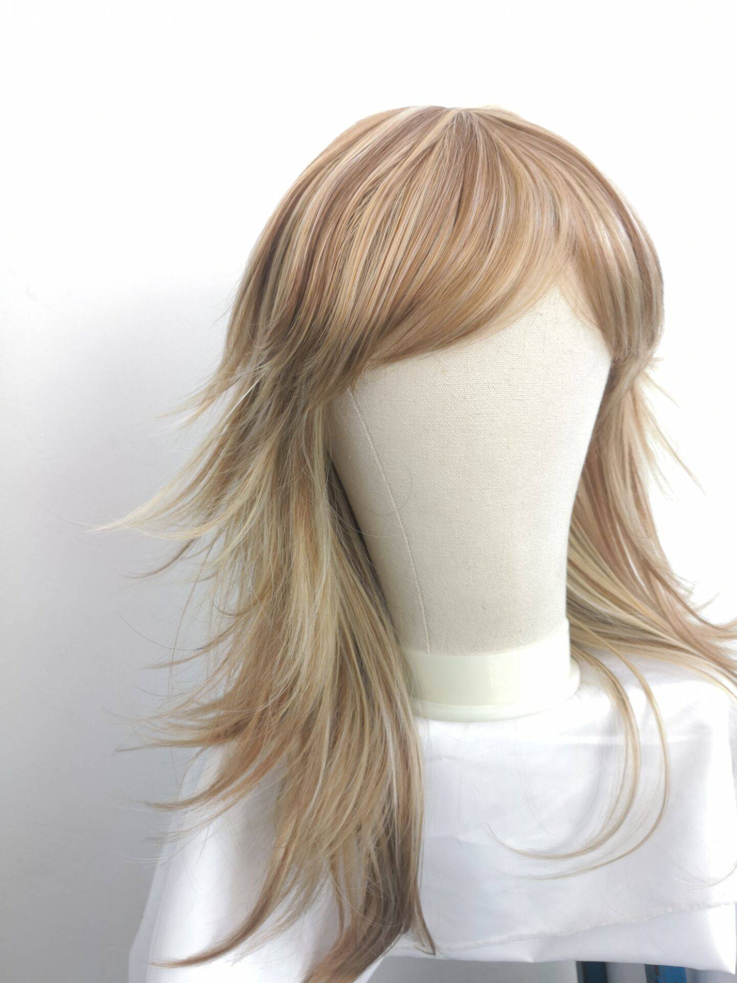 New COSPLAY Fashion Flip Wig Pseudo -Picking Gats Wigmail Mixed Top High -temperature Swip Section